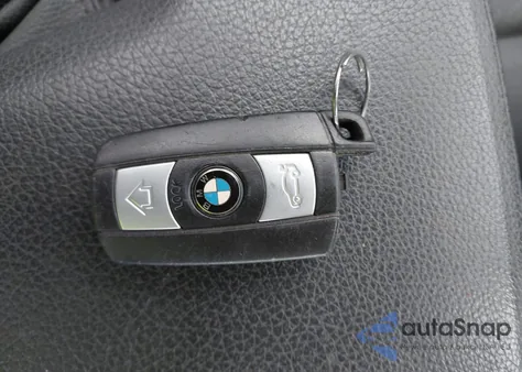 2011 BMW 328I xDrive z USA, uszkodzony, nr VIN WBAPK5C50BA659235